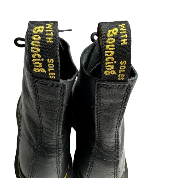 Dr. Martens Women's 1460 Pascal Boot in Black.  Sz: 6 - Picture 7 of 13